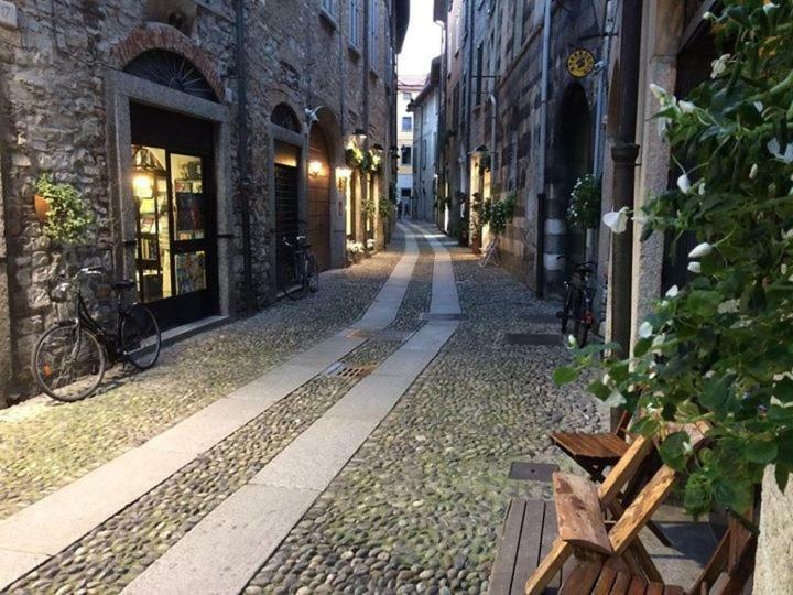 Appartamento ANTICA CORTE, bilocale nel centro storico di Côme Esterno foto